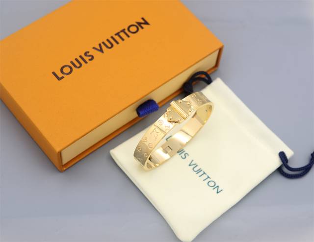 LV Bracelet-24